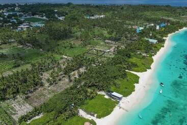 پانسیون Sands Garden