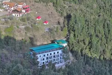 Hotel Dhanolti View By La Riqueza   Welcome New Year With Fresh Snowfall