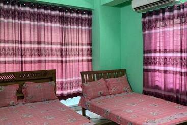 بنسيون Mohammadia Restaurant & Guest House