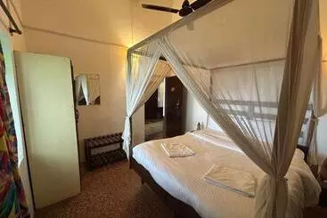 Hotel Ocean View Goan Beach House