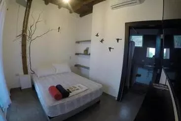 ユースホステル Kiwi Montañita Hostal