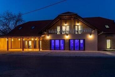 Bed & Breakfast Rózsa étterem & Panzió