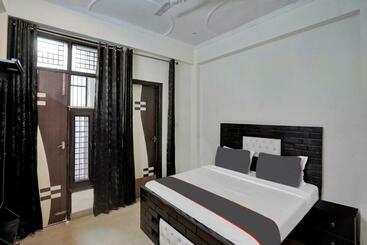 Hotell Collection O 80841 Vk Townhouse