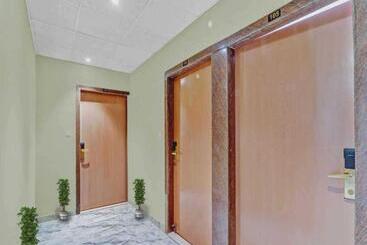 Hotel Collection O 806805  Mars Inn