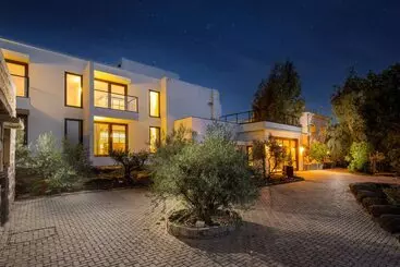 Hotelli Pereh Mountain Resort
