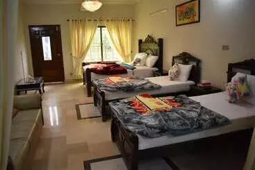 هتل Neelum Guest House
