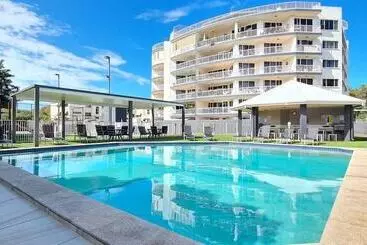 Апартаменты Fairways Golf & Beach Retreat Bribie Island