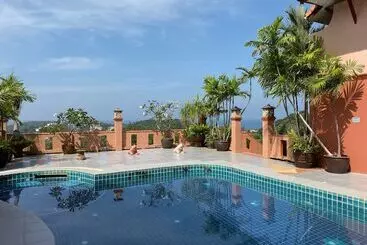 בית מלון כפרי Baan Kongdee Sunset Resort Kata