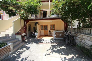 Hotel Room And Apartments Mariza