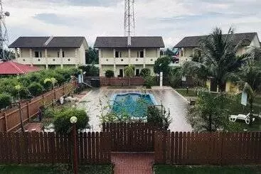 Motel Shell Out Cenang Beach Resort