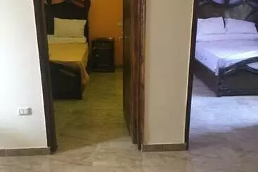 تختخواب و صبحانه القرنة