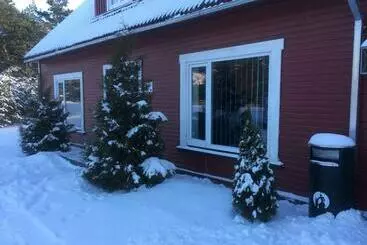 Retkeilymaja Emmaste Teemaja