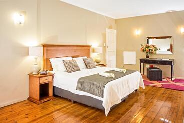 בית מלון כפרי Nolangeni