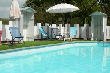 تختخواب و صبحانه La Désirade