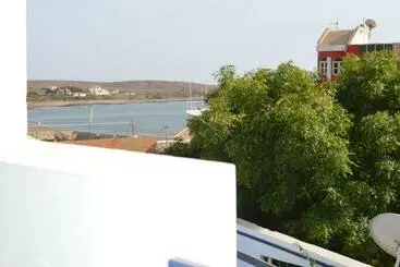 تختخواب و صبحانه Yacht Club Sal