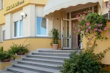 ホテル De La Ville