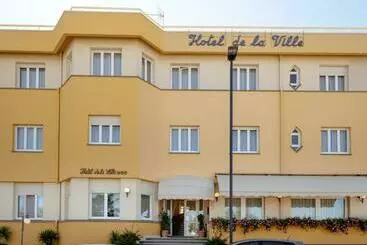 Hotel De La Ville