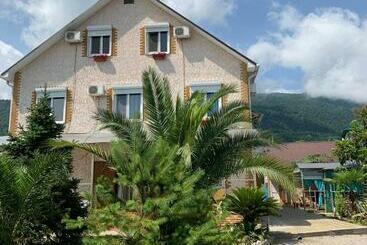 Pensión Guest House Barhatniy Sezon