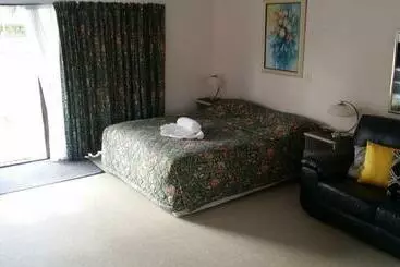 Norfolk Motel & Campervan Park
