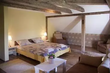 پانسیون Pööni Tavern & Guesthouse