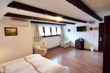 Aamiaismajoitus (B&B) Sári Csárda Panzió