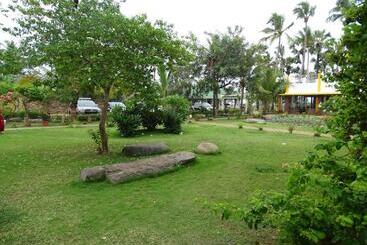 Hotel Nalla Eco Beach Resort