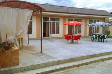 Pensión Guest House Mandarin On Titova 85