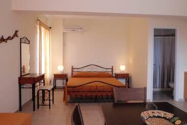 ツーリストアパートメント Afroksilia