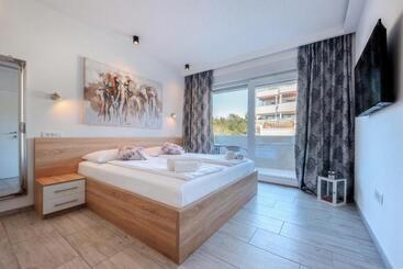 ビラホテル Aparthotel Plat