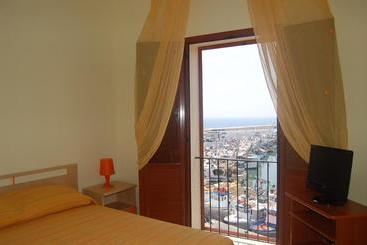 דירות לתיירים Le Casette Del Porto Di Sciacca