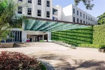 בית מלון כפרי Canvas Boutique