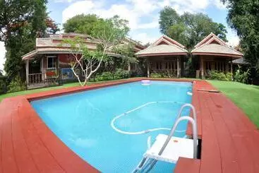 Hotel Sawasdeepai River Resort