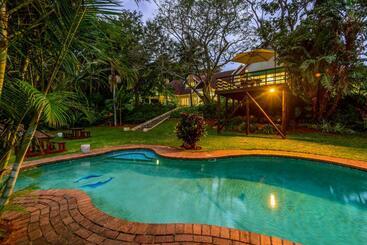 פנסיון Zesty Guesthouse