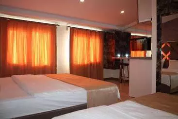 هتل آپارتمان Terra Suites