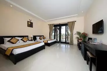 Hon Rom Central Beach Resort