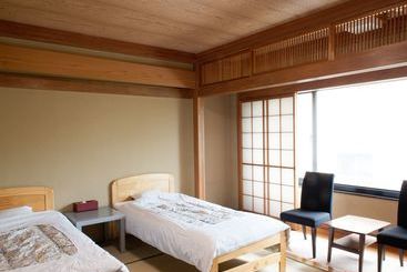 בית מלון כפרי New Shichisei