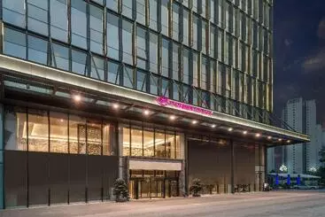 Отель Crowne Plaza Yibin, An Ihg