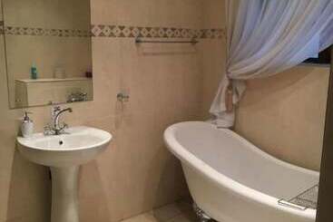 بنسيون Watercrest Venue