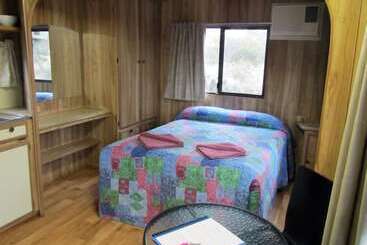 Отель Acclaim Gateway Tourist Park