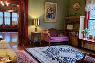 Saravilla Bed & Breakfast