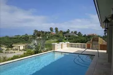 Жильё для туристов Walking To The Beach Villa