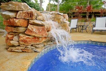 בית מלון כפרי Upachaya