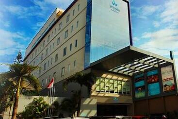 W Three Premier Hotel Lagaligo