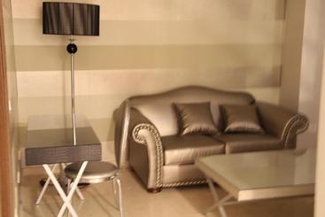 ツーリストアパートメント Alvear Suites