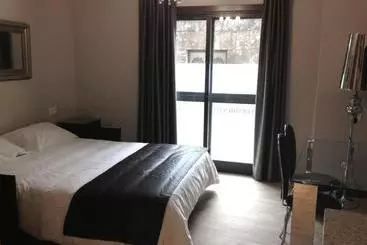 ツーリストアパートメント Alvear Suites