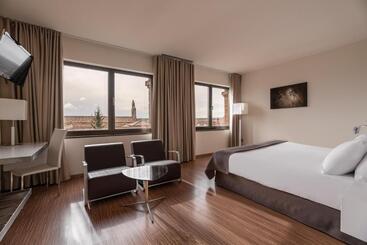 Отель Eurostars Vía De La Plata