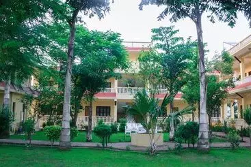 استراحتگاه Rainforest