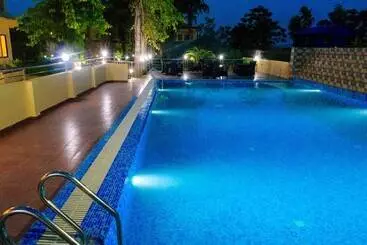 استراحتگاه Rainforest