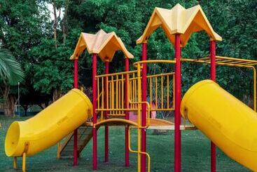 Отель Cabañas El Refugio Del Mensu