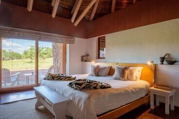 Hotel Zebras Crossing